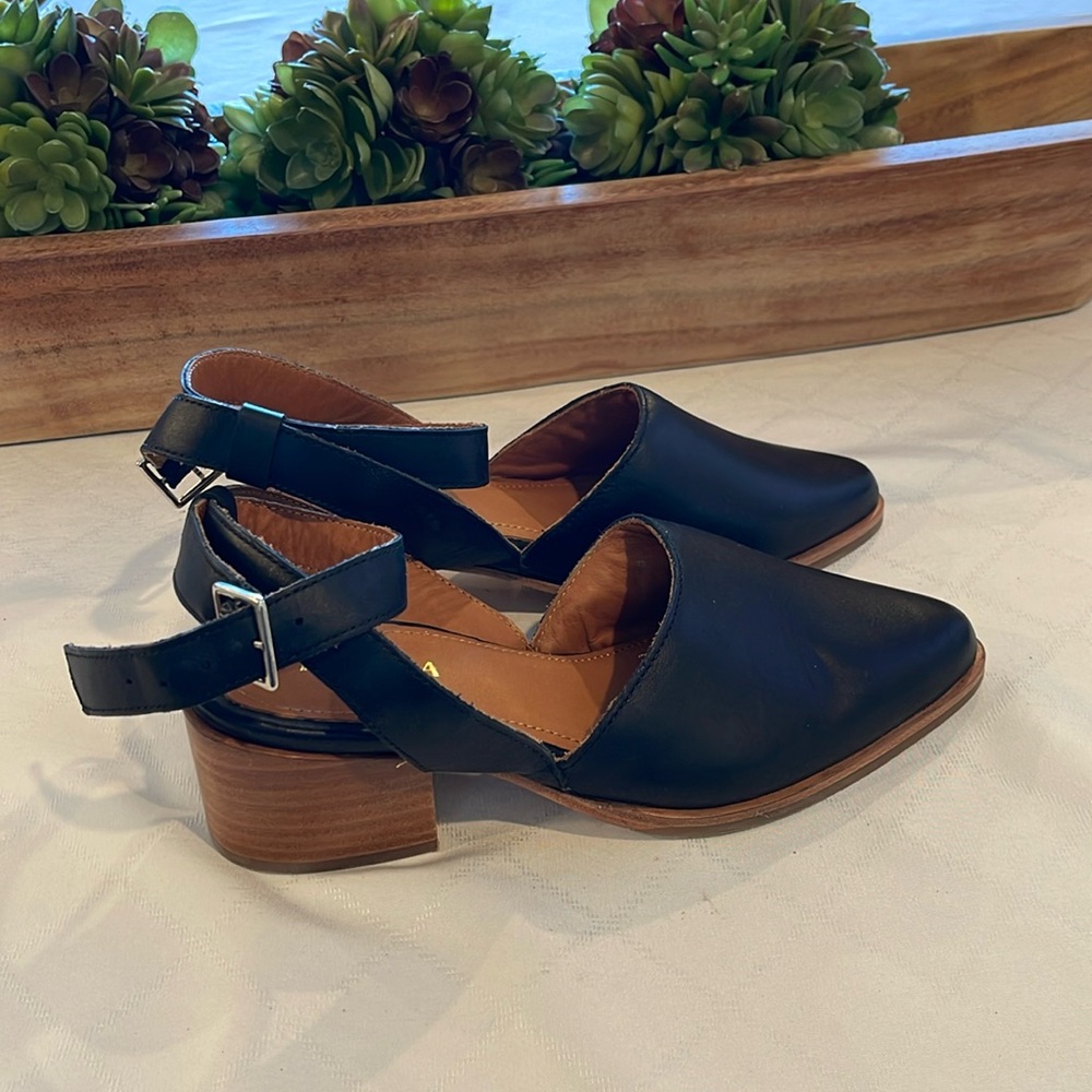 Portland Leather Patina ALMOST PERFECT ANKLE WRAP HEEL mule shoes size 7 EUC